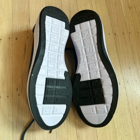 NWOT Men's Athletic Shoes - Picture 8 of 8